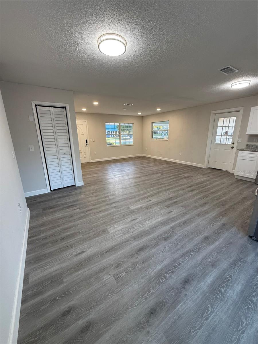 Image 4 of 20 For 2209 6th Street