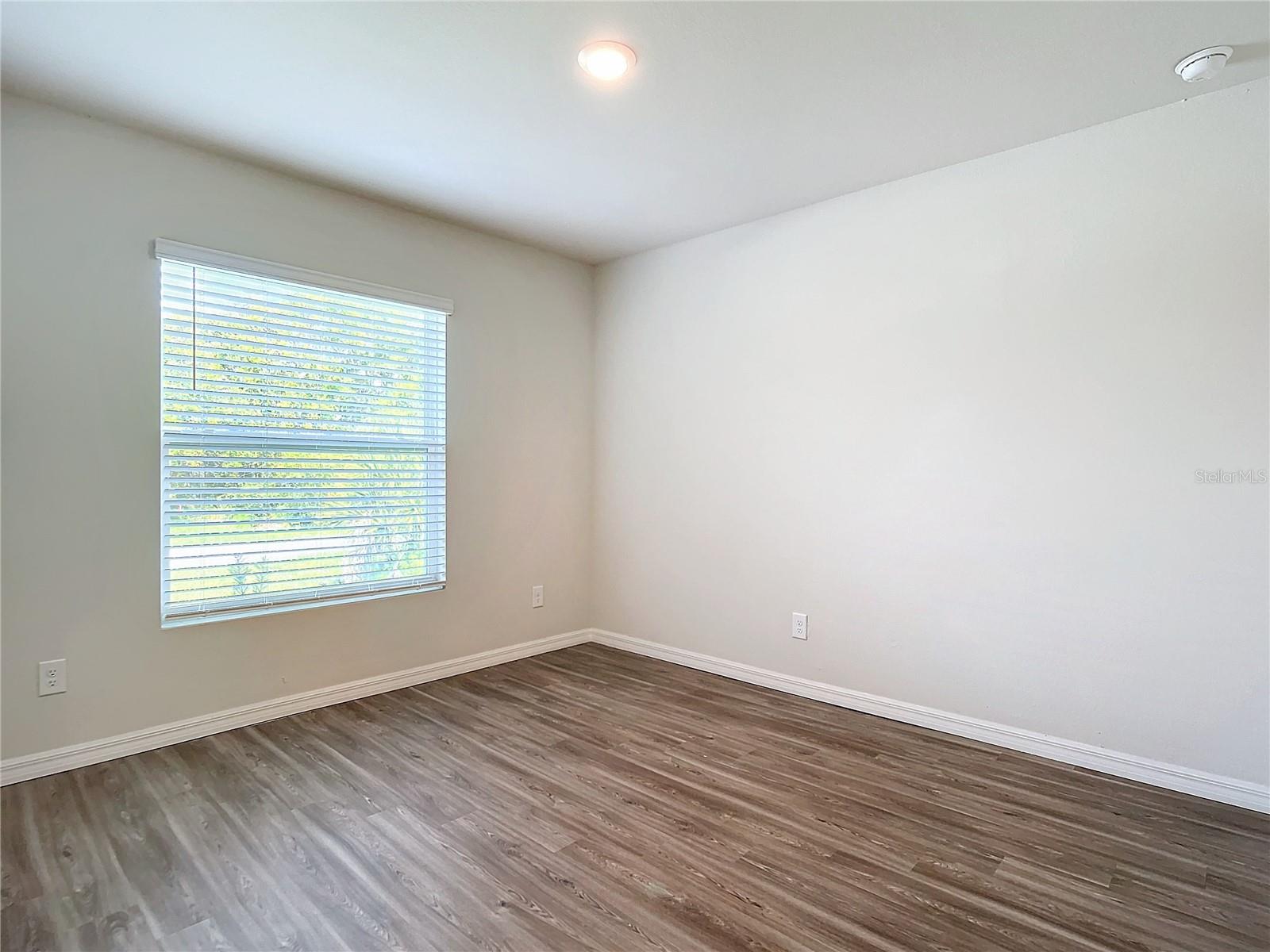 Image 12 of 16 For 17053 Nixon Avenue