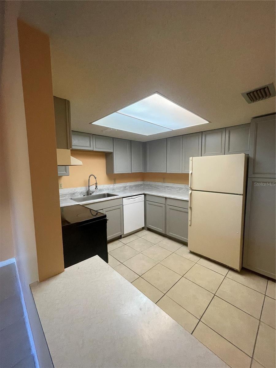 Image 4 of 49 For 549 Fairways Drive A