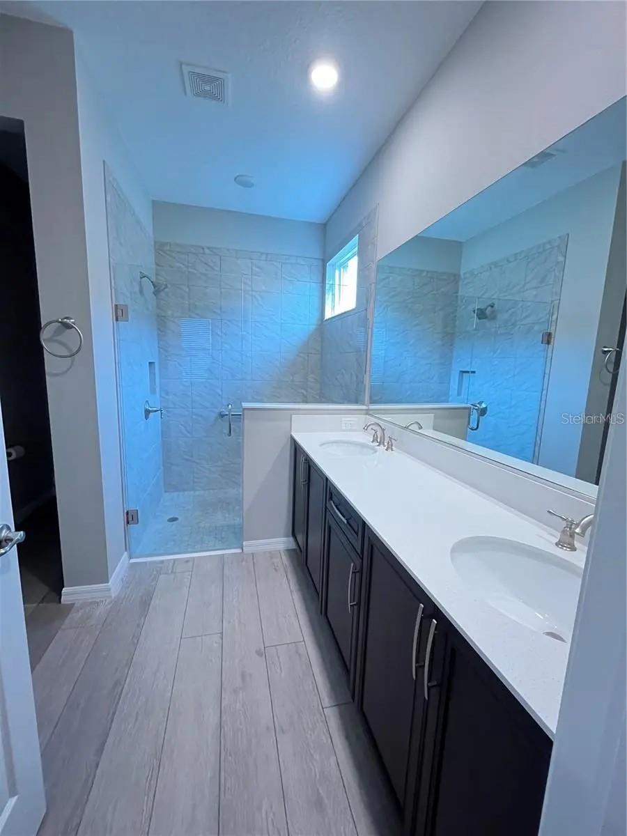 Image 10 of 18 For 9891 99th Loop