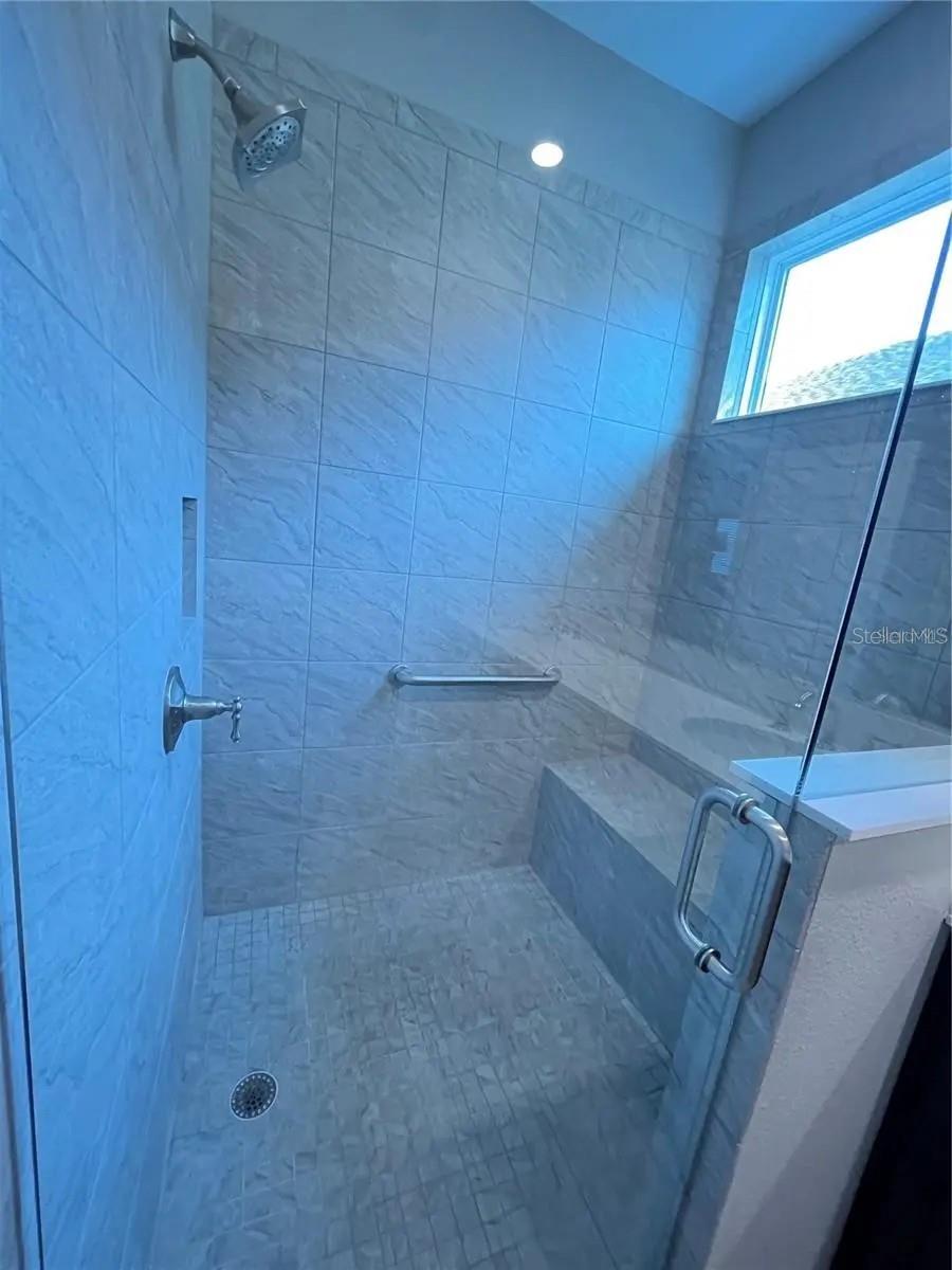 Image 12 of 18 For 9891 99th Loop