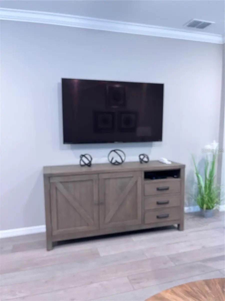 Image 7 of 18 For 9891 99th Loop