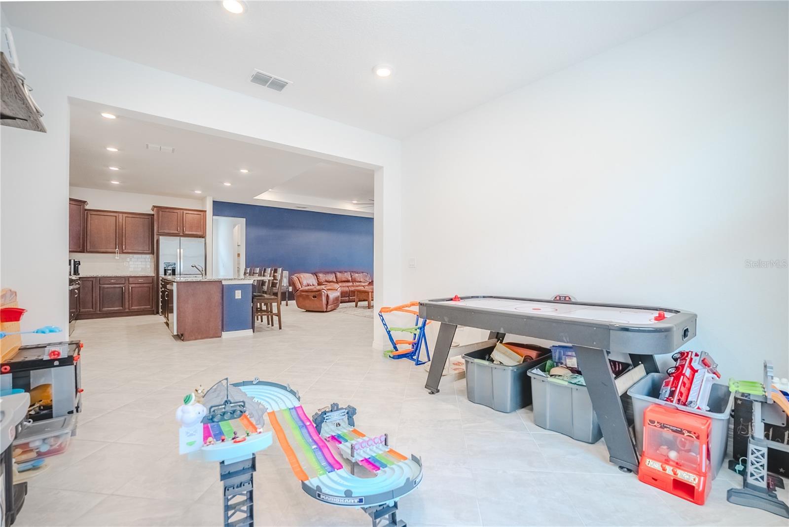 Image 40 of 70 For 6200 72nd Terrace