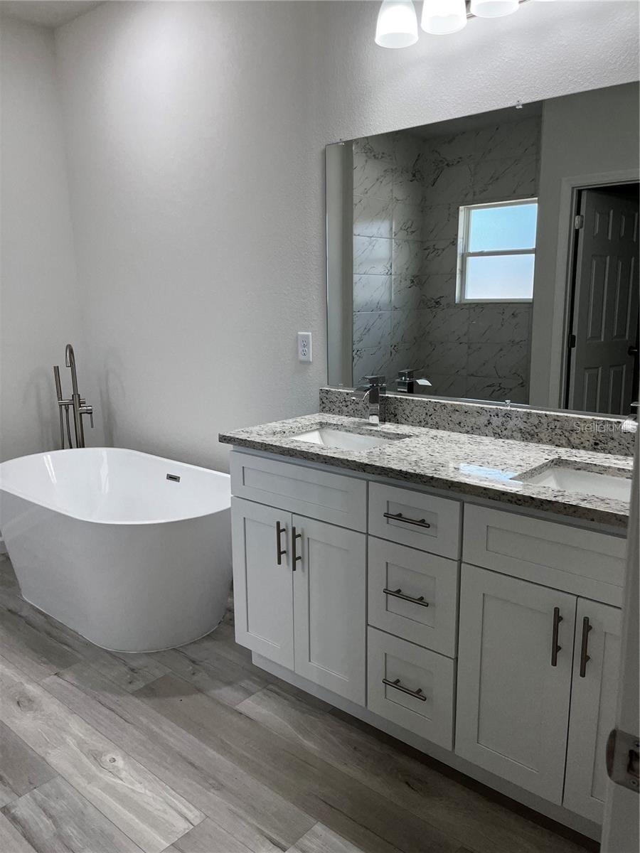 Image 7 of 10 For 5312 162nd Place Road