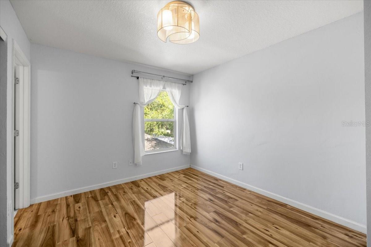 Image 17 of 52 For 5073 40th Place