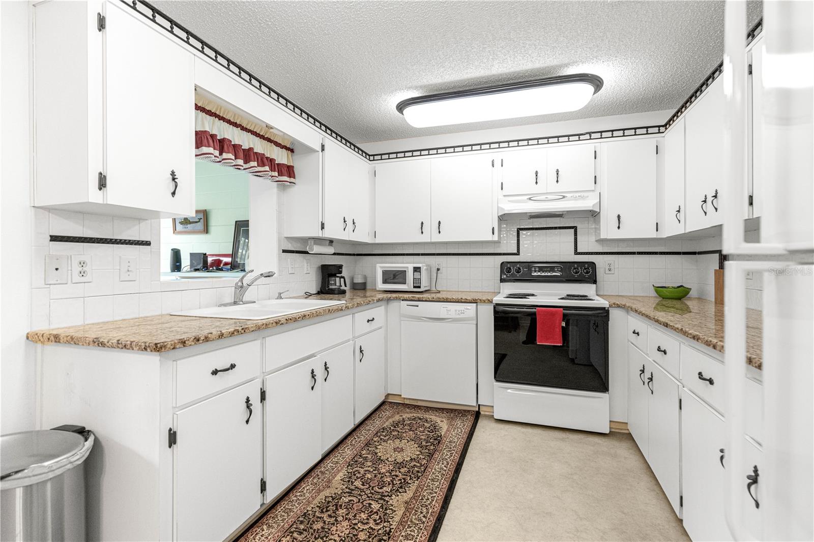 Image 18 of 46 For 8420 92nd Street A