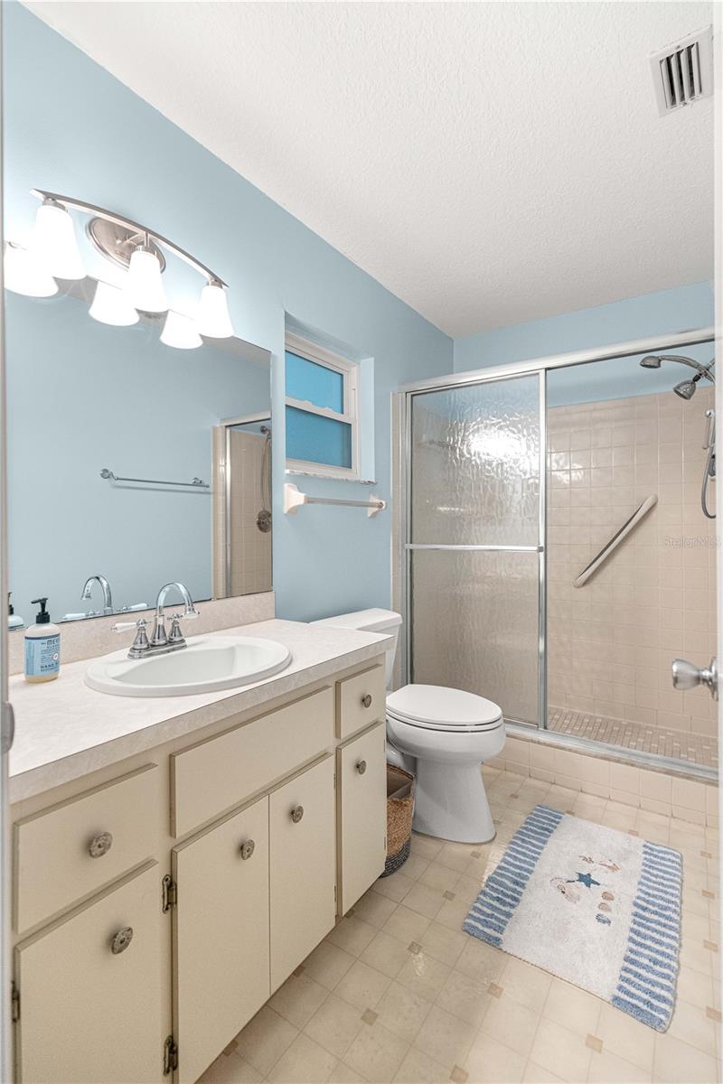 Image 28 of 46 For 8420 92nd Street A