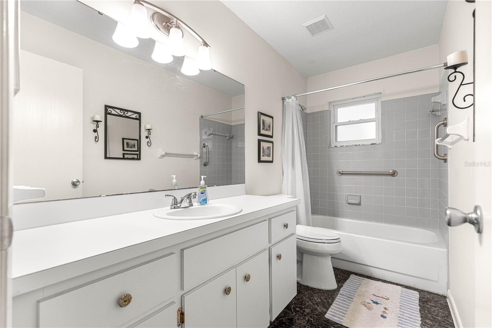 Image 31 of 46 For 8420 92nd Street A