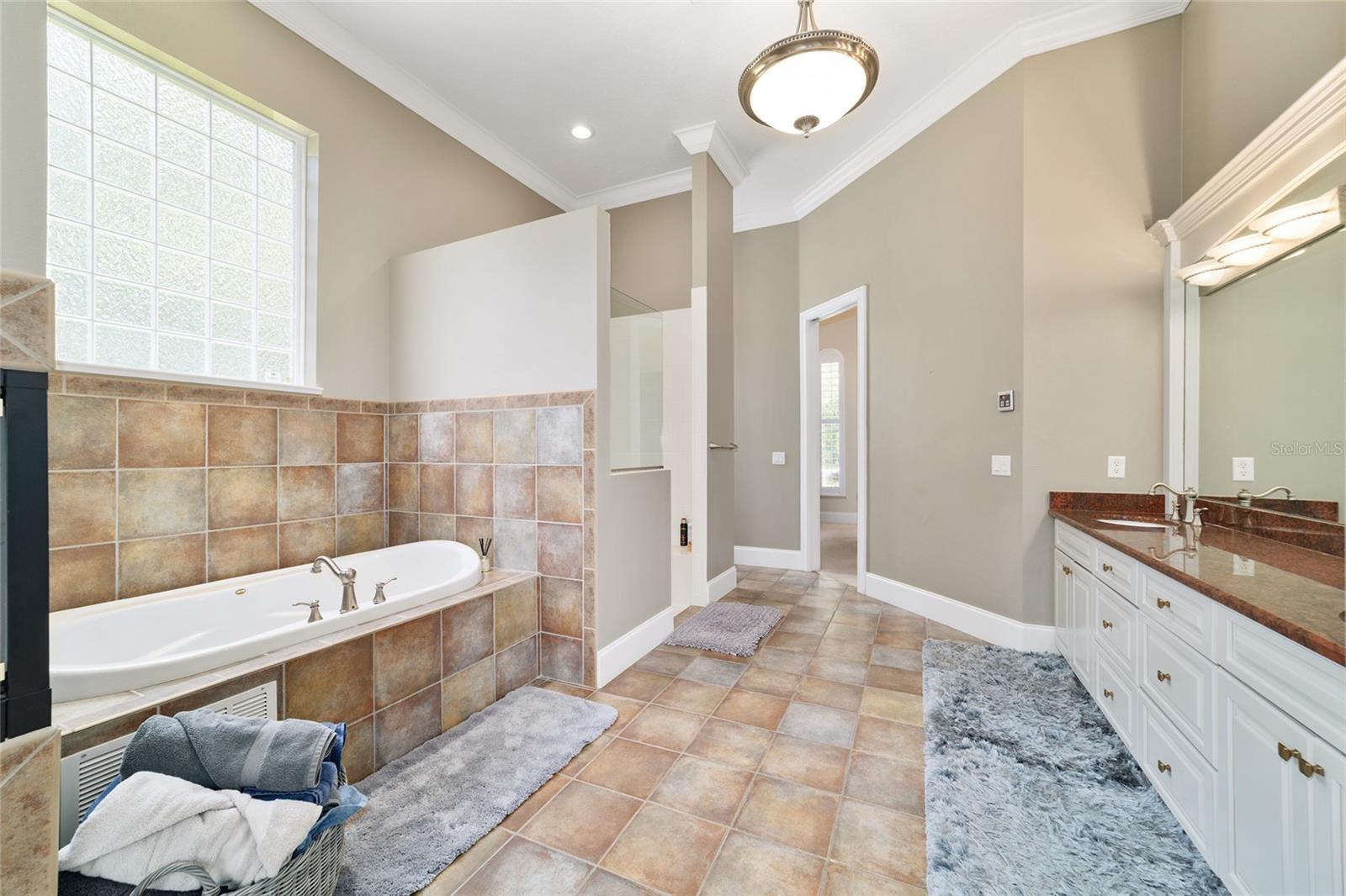 Image 32 of 88 For 2380 73rd Loop