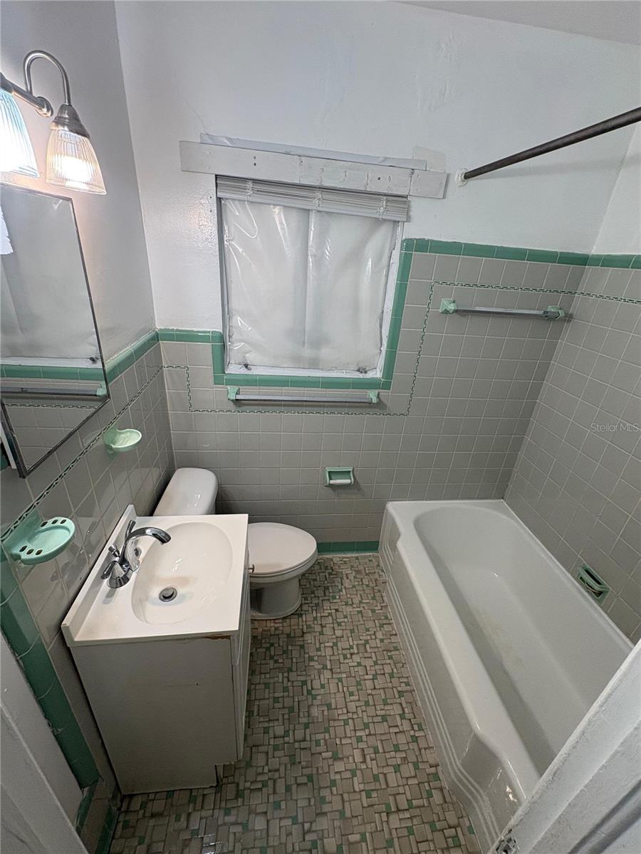 Image 13 of 23 For 1137 9th Street