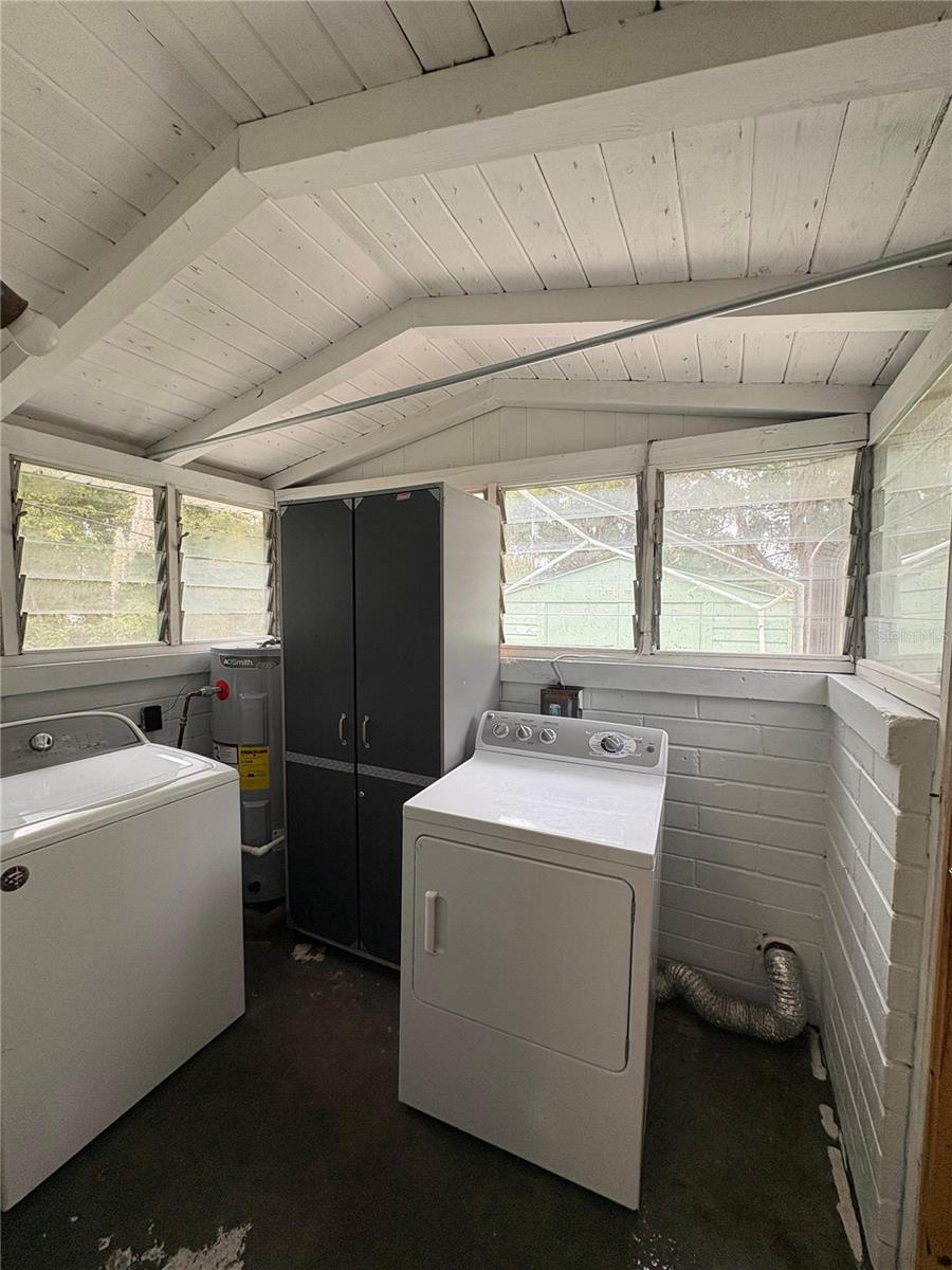 Image 17 of 23 For 1137 9th Street