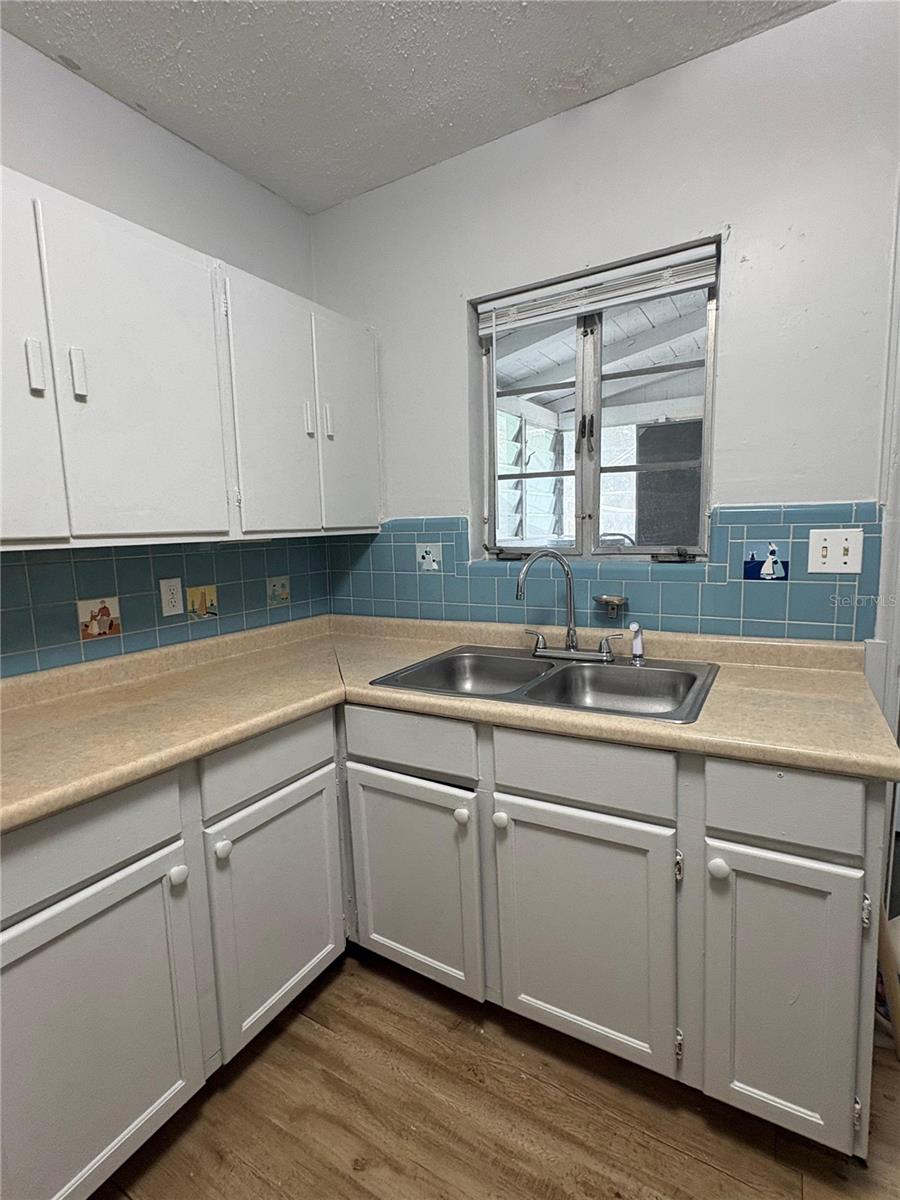 Image 7 of 23 For 1137 9th Street