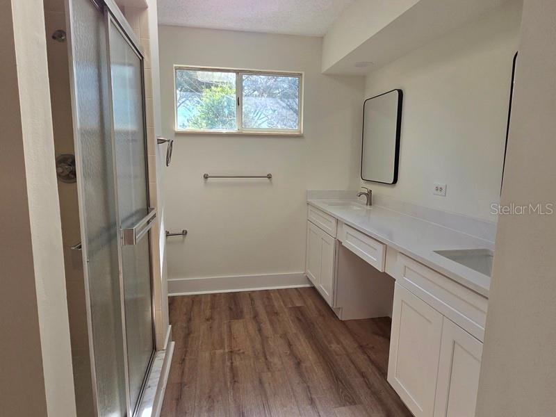 Listing photo id 14 for 11510 85th Court