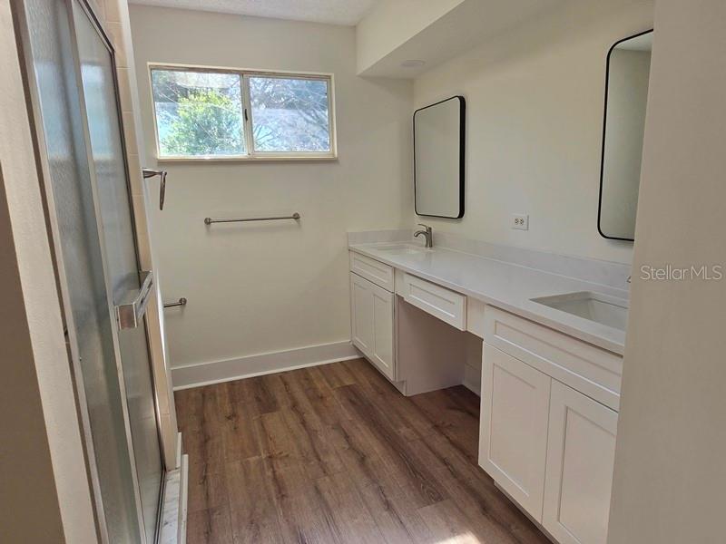 Listing photo id 15 for 11510 85th Court