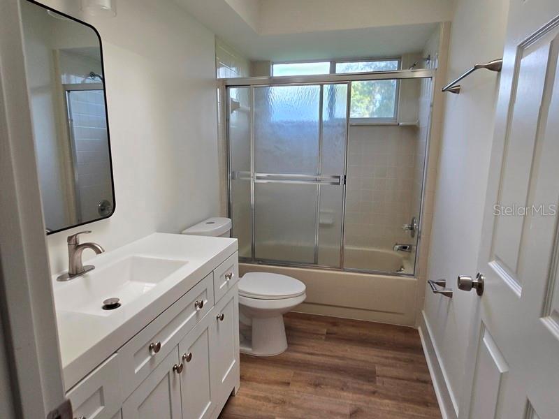 Listing photo id 22 for 11510 85th Court