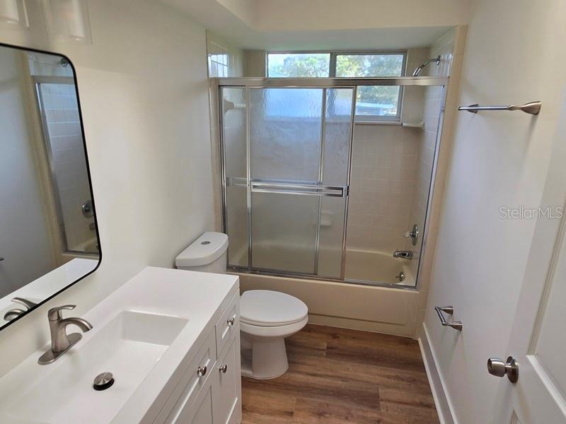 Listing photo id 23 for 11510 85th Court