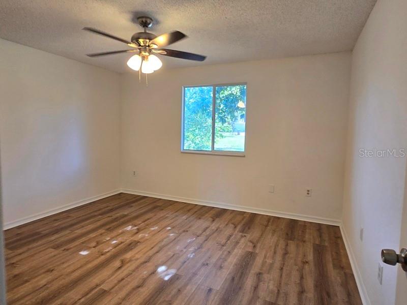 Listing photo id 25 for 11510 85th Court