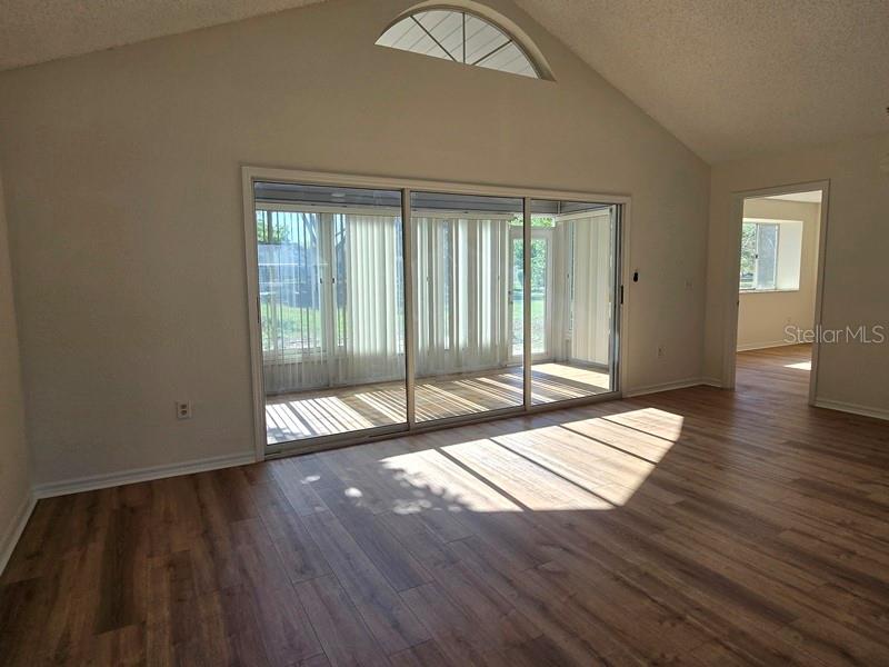 Listing photo id 26 for 11510 85th Court