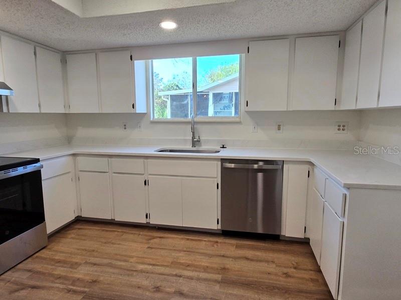 Listing photo id 29 for 11510 85th Court