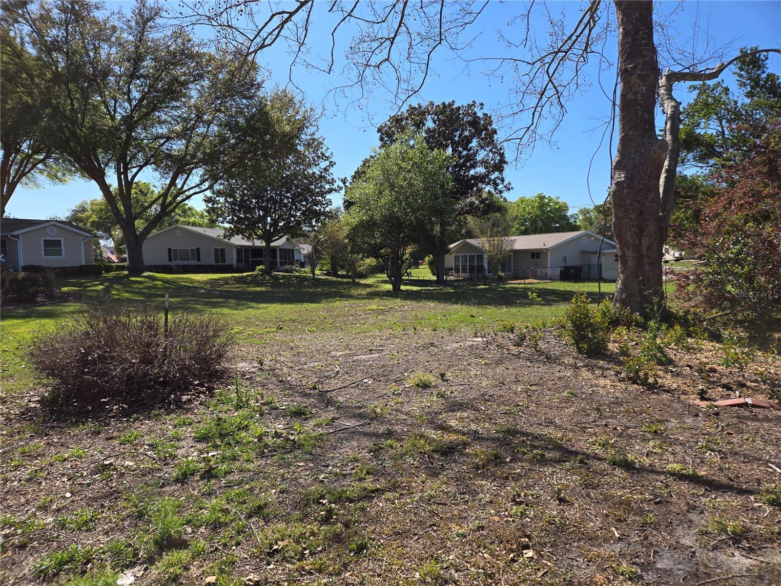 Listing photo id 35 for 11510 85th Court