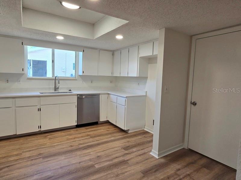 Listing photo id 7 for 11510 85th Court