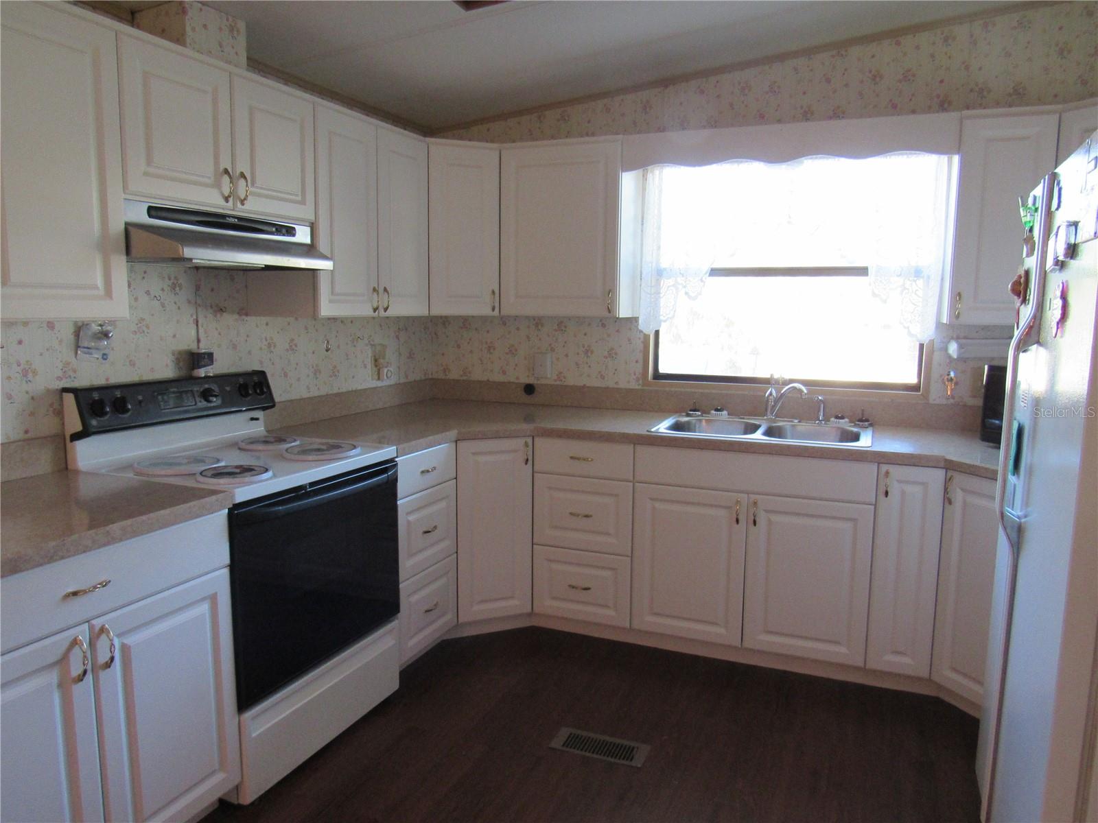 Image 18 of 36 For 13178 47th Court