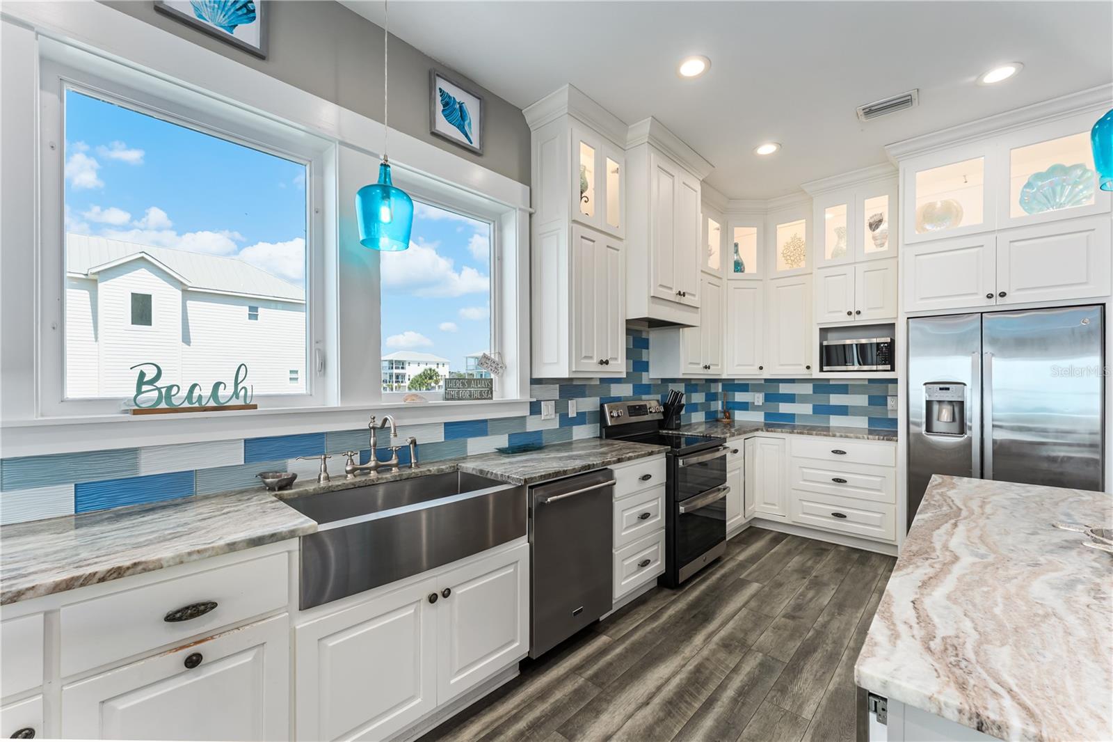 Image 13 of 100 For 469 Haven Road