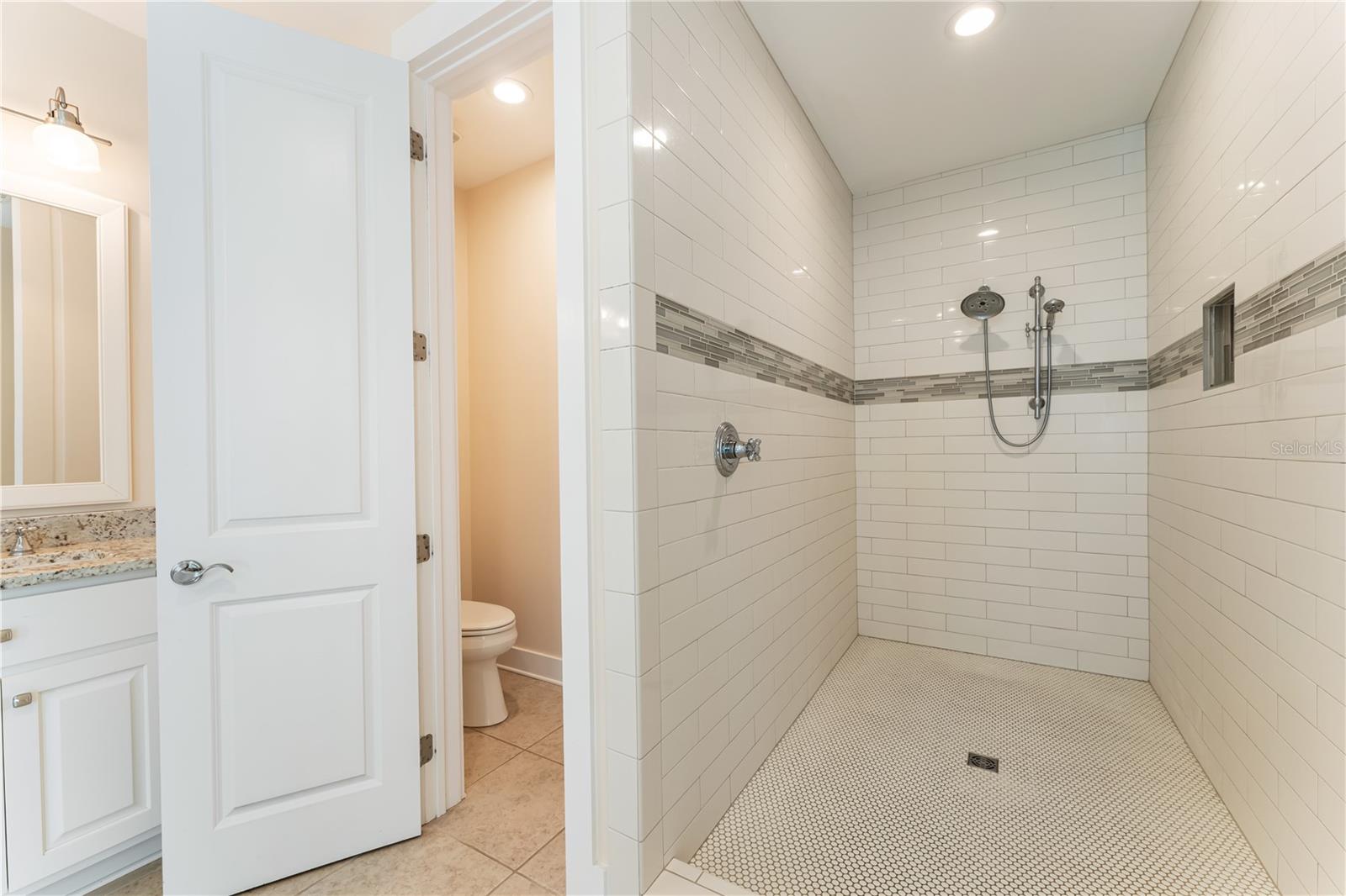 Image 48 of 100 For 469 Haven Road