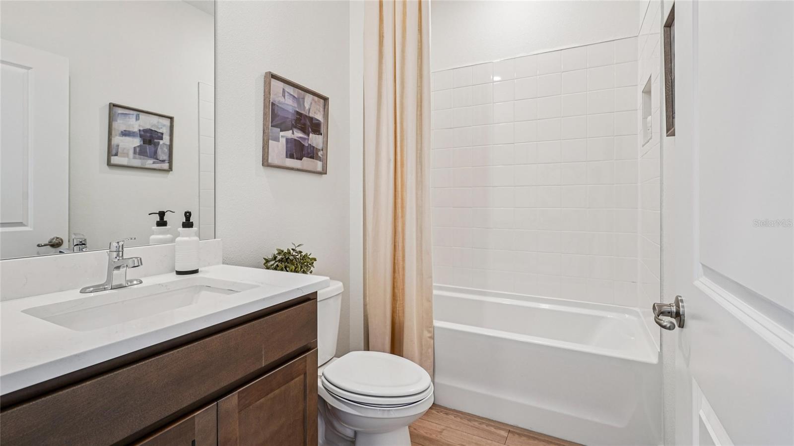 Image 17 of 33 For 4591 39th Street Road