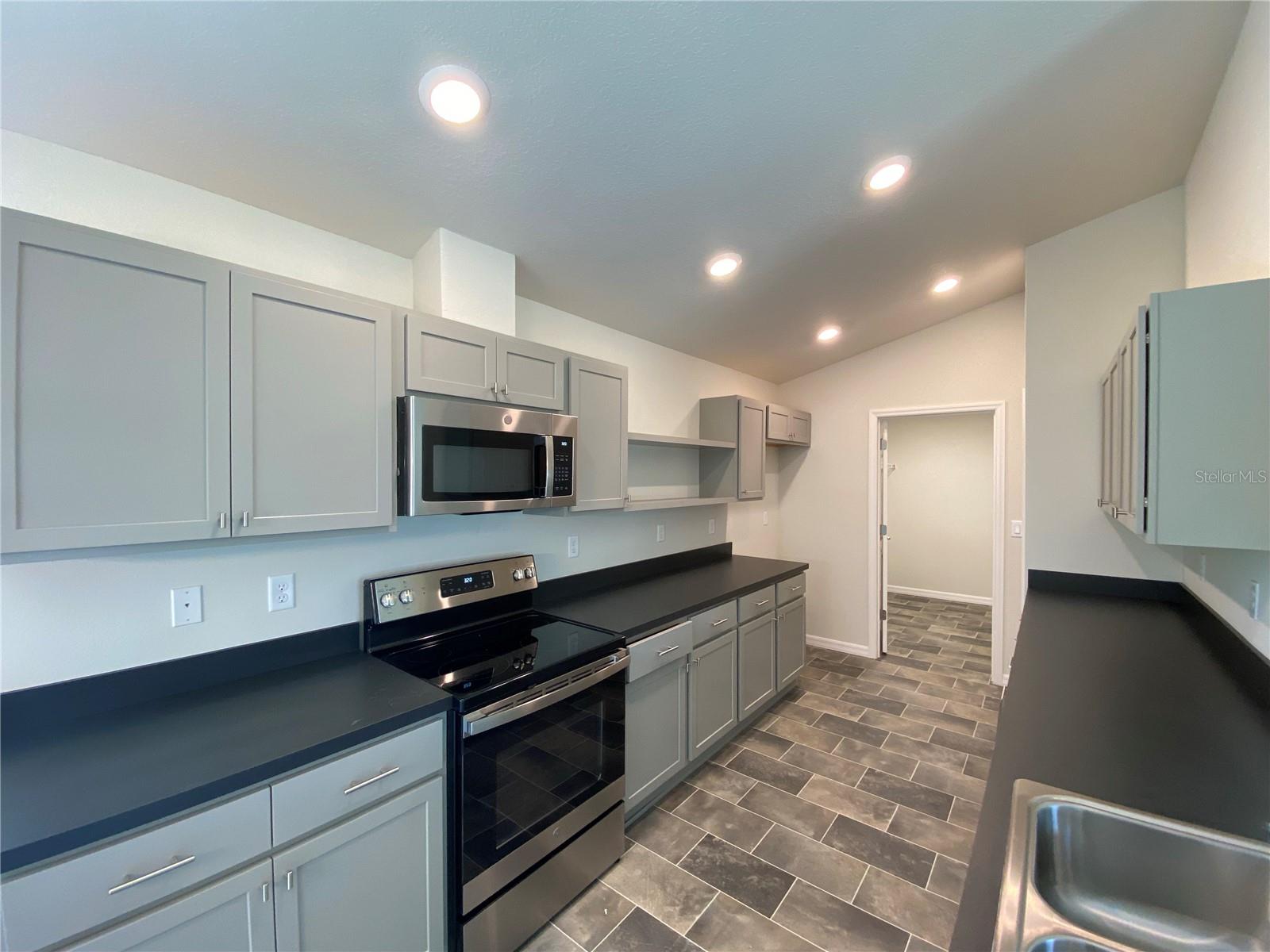 Image 10 of 29 For 8180 Wakefield Drive