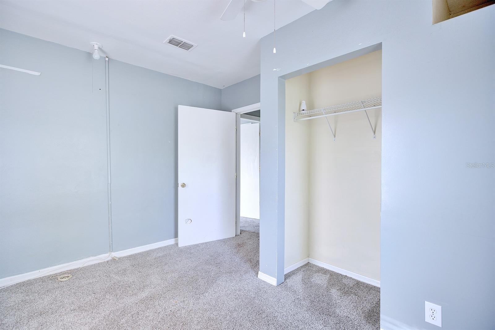 Image 23 of 35 For 121 Bates Avenue Se