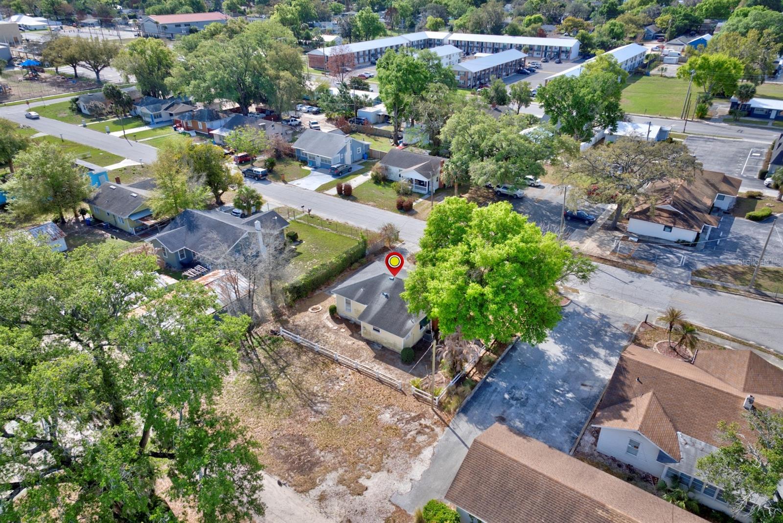 Image 32 of 35 For 121 Bates Avenue Se