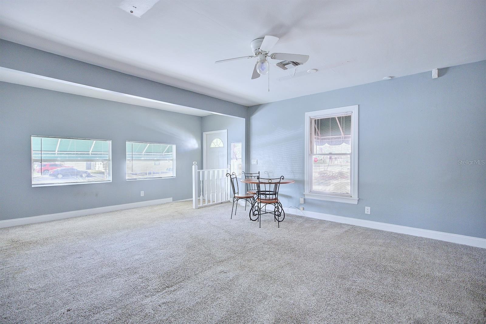 Image 7 of 35 For 121 Bates Avenue Se