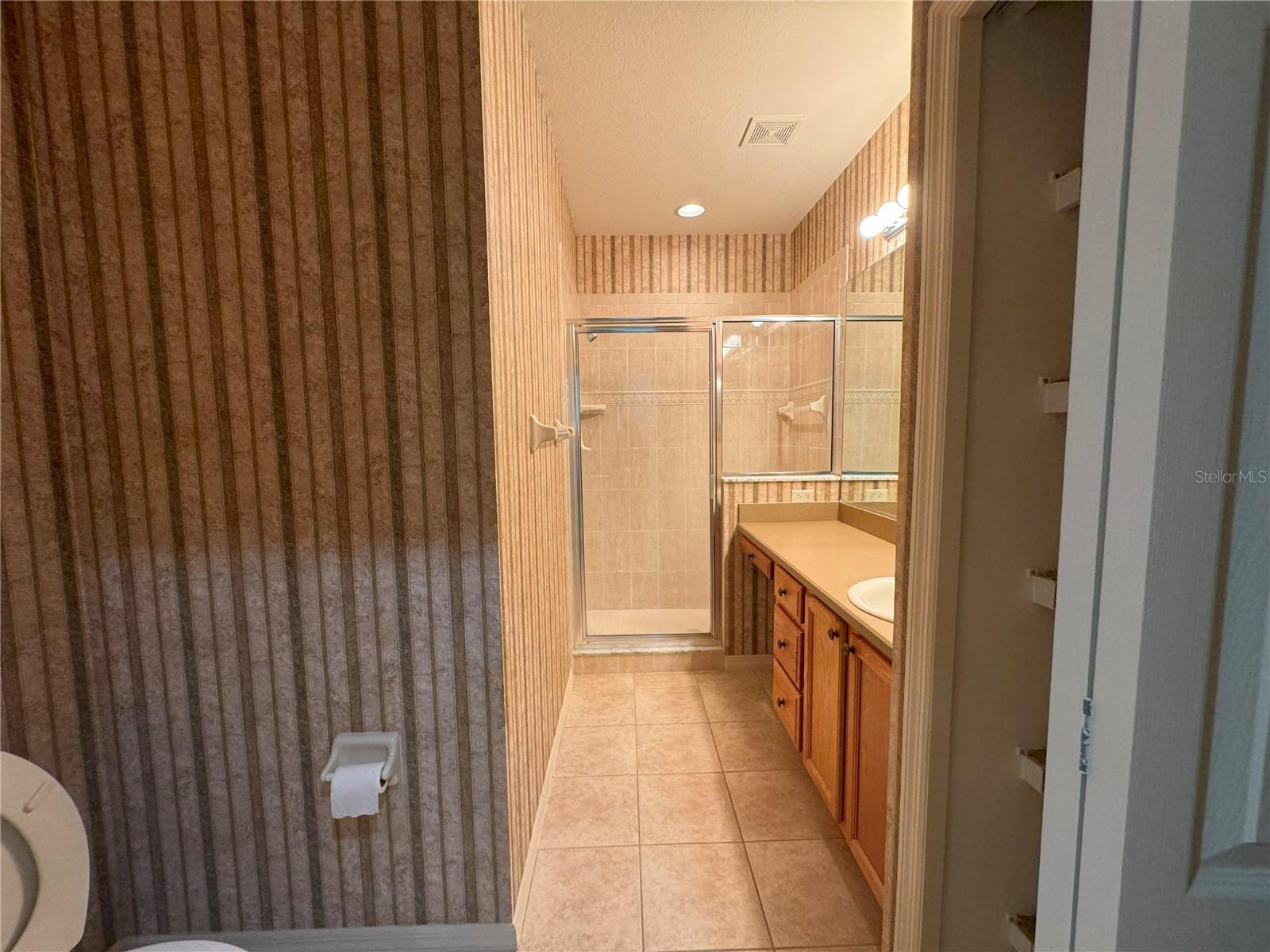 Image 20 of 46 For 1707 Spring Meadow Loop