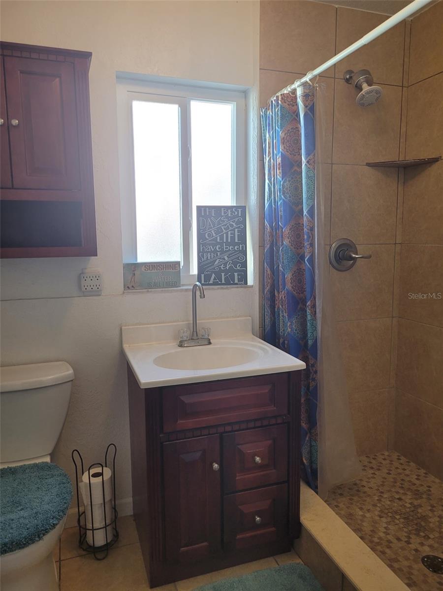 Image 23 of 31 For 12370 138 Avenue