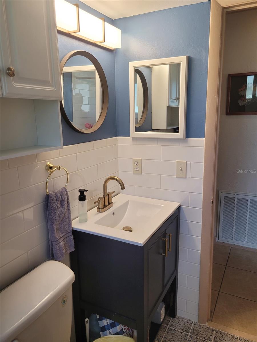 Image 27 of 31 For 12370 138 Avenue