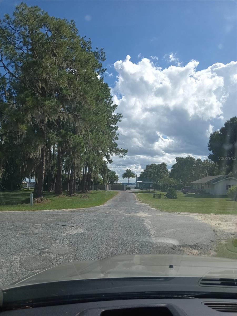 Image 30 of 31 For 12370 138 Avenue