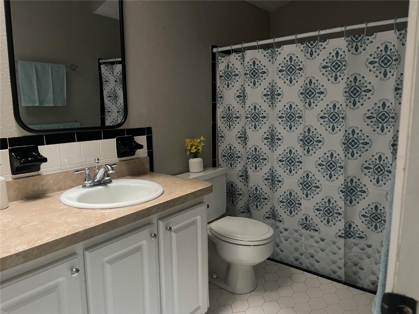 Image 17 of 27 For 3829 17th Street