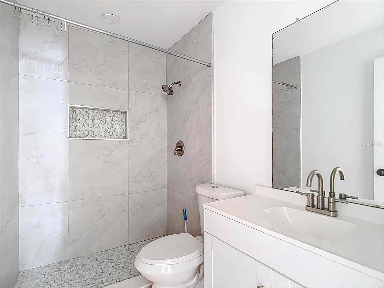 Image 15 of 41 For 201 Valencia Drive