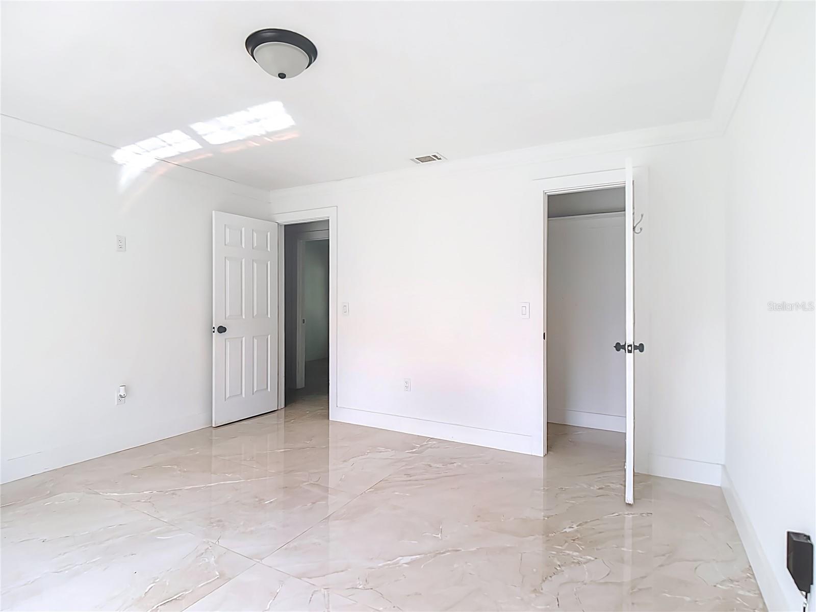 Image 21 of 41 For 201 Valencia Drive