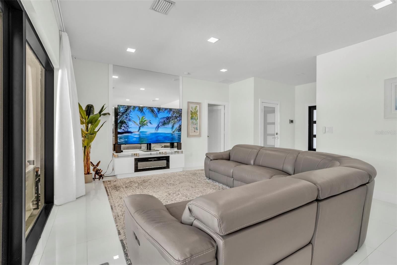 Image 10 of 66 For 21301 132nd Court