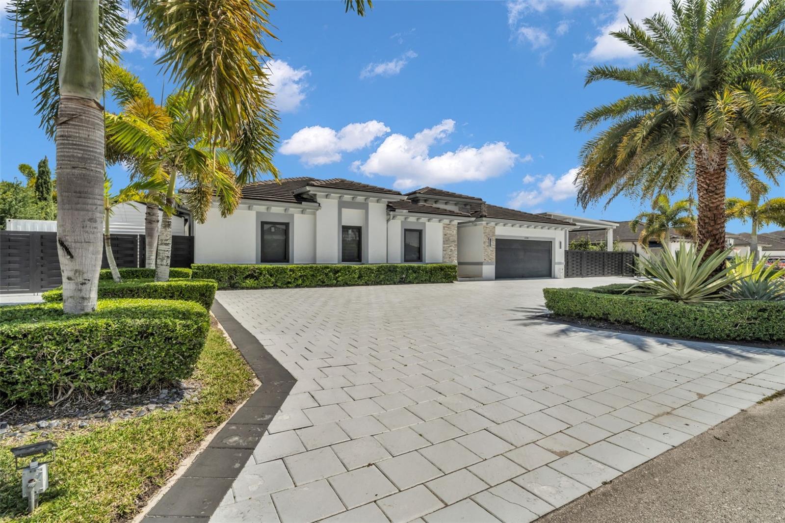 Image 3 of 66 For 21301 132nd Court