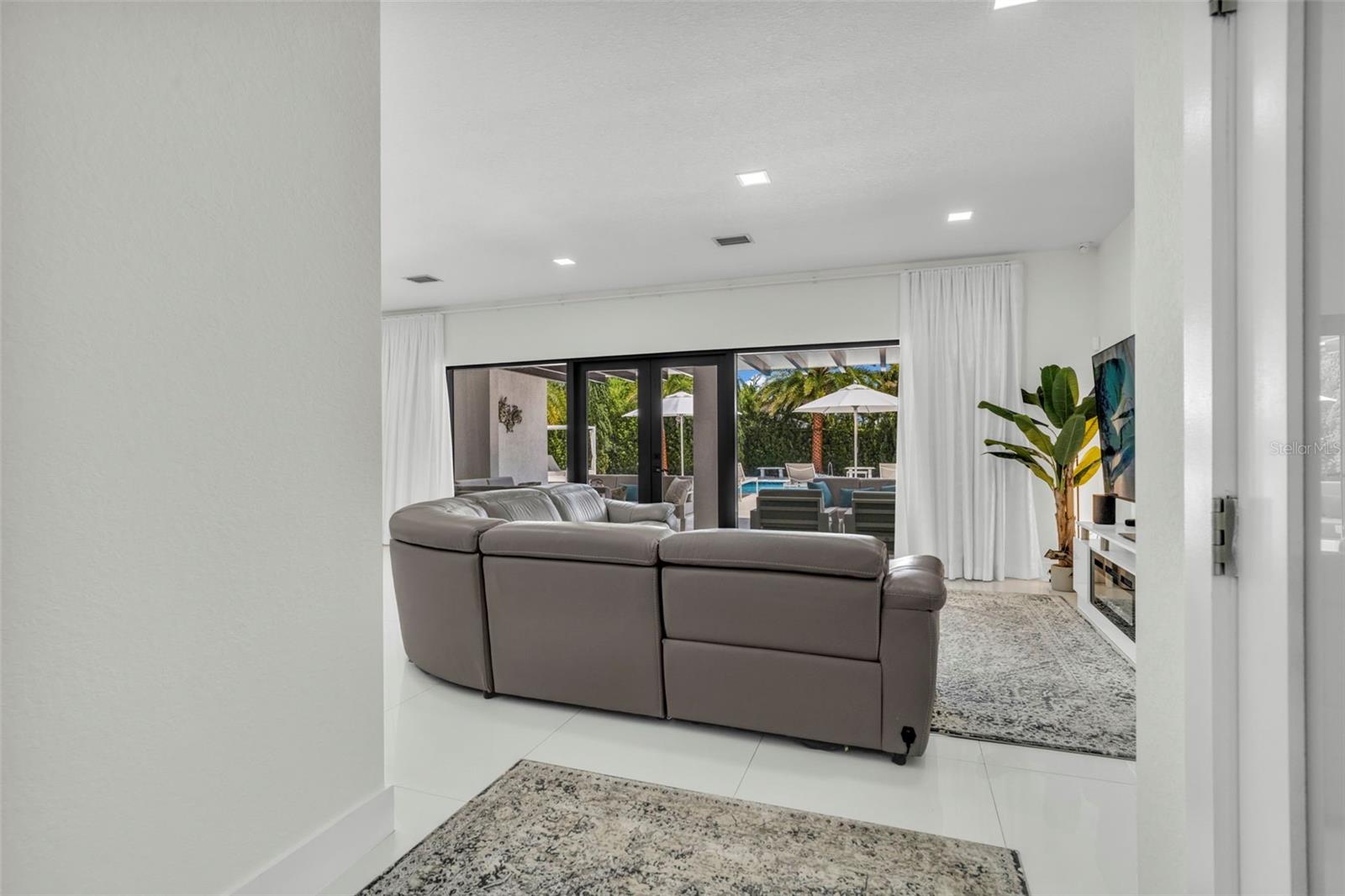 Image 7 of 66 For 21301 132nd Court