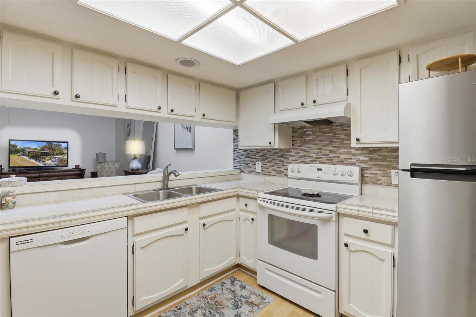 Image 12 of 39 For 8326 Earl Loop