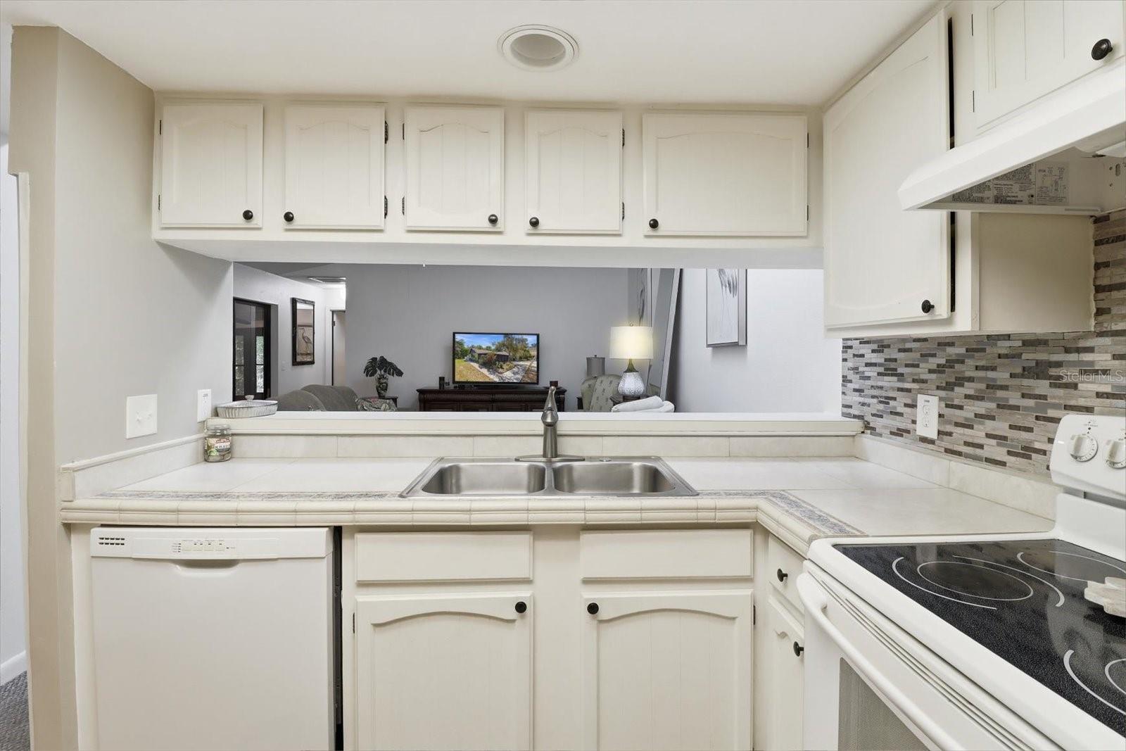 Image 13 of 39 For 8326 Earl Loop