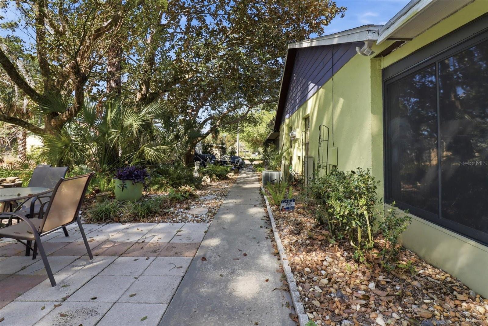 Image 25 of 39 For 8326 Earl Loop