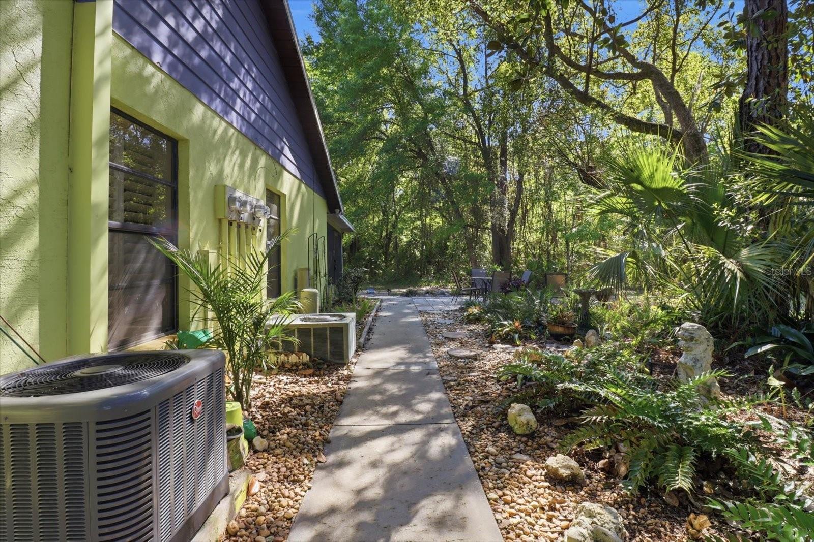 Image 26 of 39 For 8326 Earl Loop