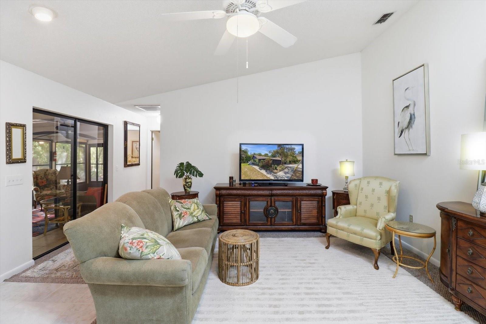 Image 7 of 39 For 8326 Earl Loop