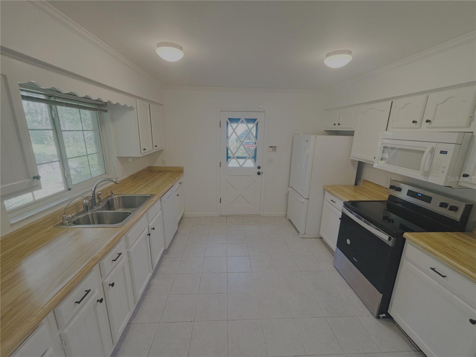 Image 7 of 25 For 4440 80th Avenue