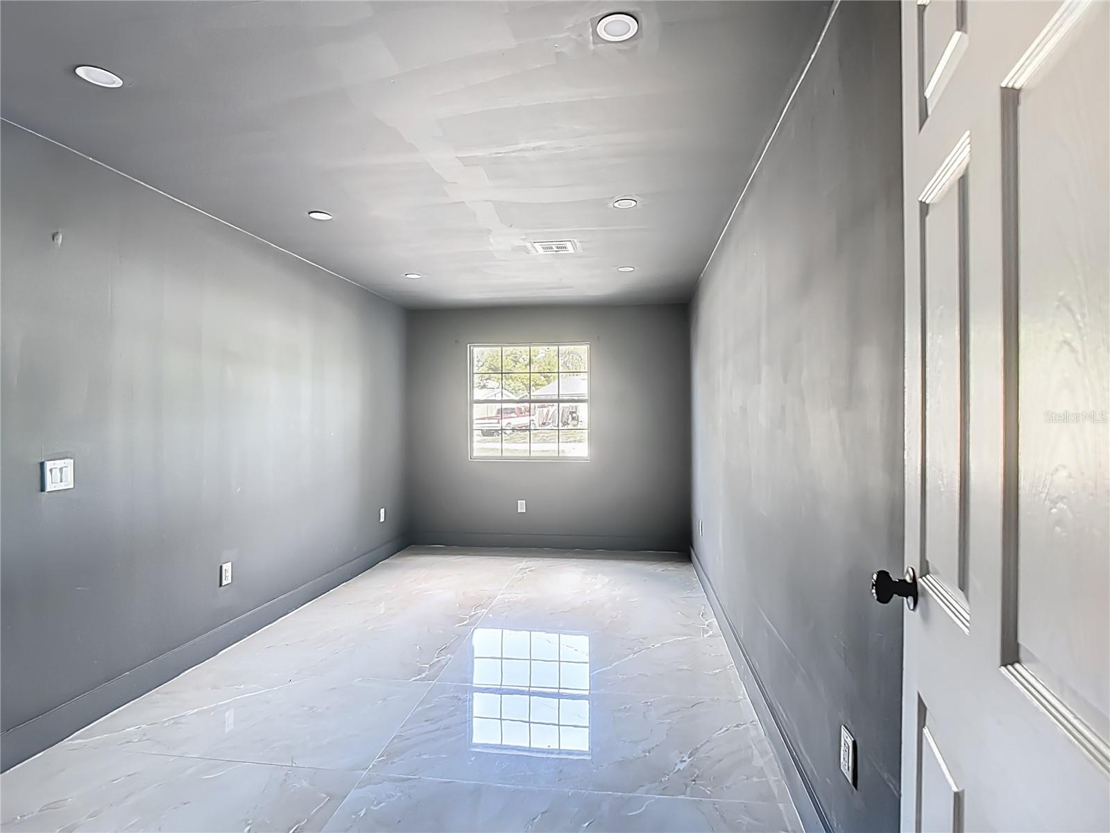 Image 16 of 41 For 201 Valencia Drive